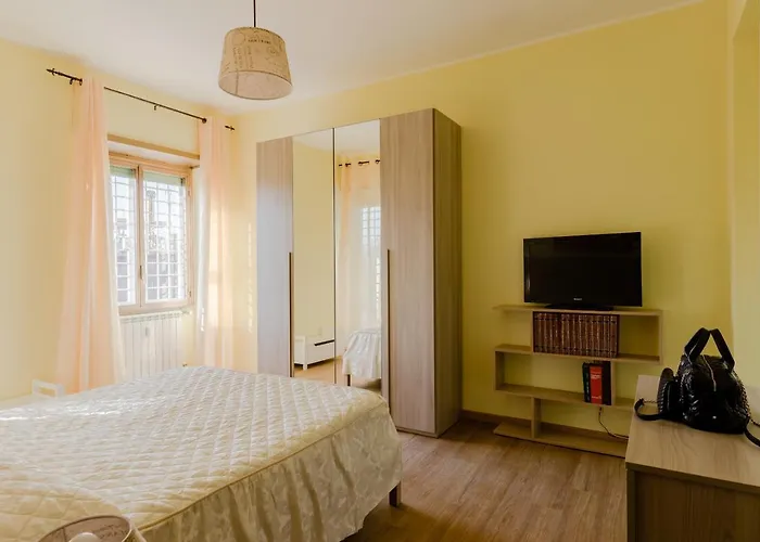 Le Rondini Apartment, 5 Persone, 2 Balconi, Policlinico Tor Vergata E Casilino, Metro C Torre Maura Per Il Colosseo A 10 Minuti, Wi-fi, Aria Condizionata Appartement