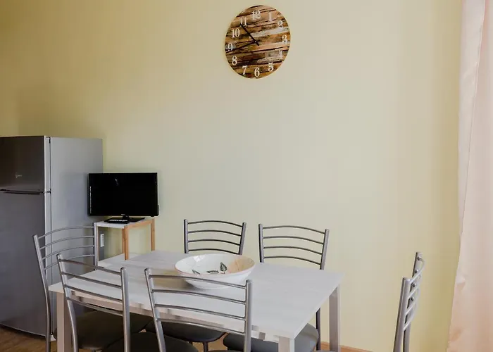 Le Rondini Apartment, 5 Persone, 2 Balconi, Policlinico Tor Vergata E Casilino, Metro C Torre Maura Per Il Colosseo A 10 Minuti, Wi-fi, Aria Condizionata *