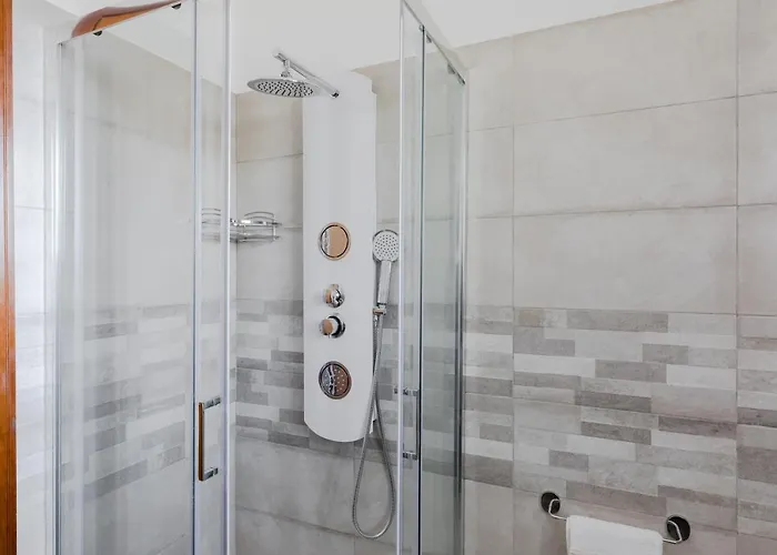 Le Rondini Apartment, 5 Persone, 2 Balconi, Policlinico Tor Vergata E Casilino, Metro C Torre Maura Per Il Colosseo A 10 Minuti, Wi-fi, Aria Condizionata *