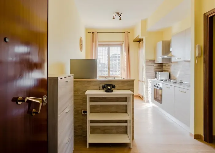 Le Rondini Apartment, 5 Persone, 2 Balconi, Policlinico Tor Vergata E Casilino, Metro C Torre Maura Per Il Colosseo A 10 Minuti, Wi-fi, Aria Condizionata