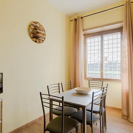 Apartament Le Rondini Apartment, 5 Persone, 2 Balconi, Policlinico Tor Vergata E Casilino